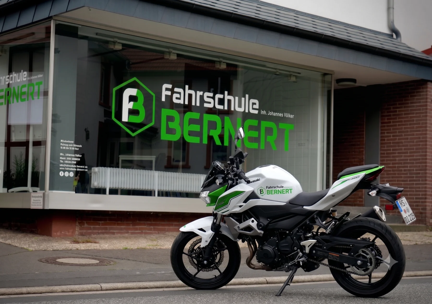 Kawasaki Z400 Fahrschulmotorrad der Fahrschule Bernert